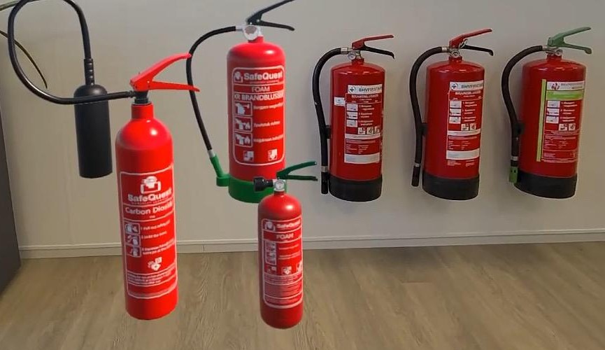 Verschillende XR brandblussers aan de muur
